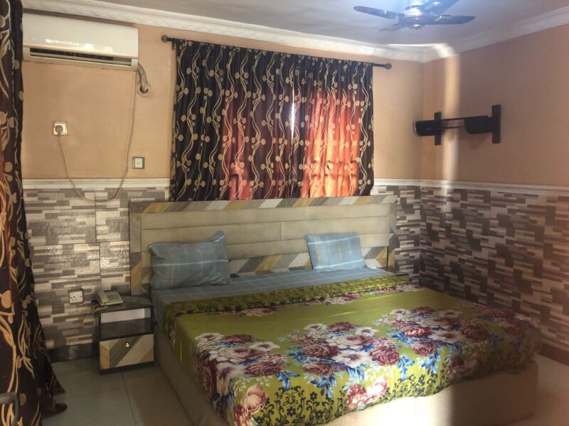 LUXURIOUS SUITE