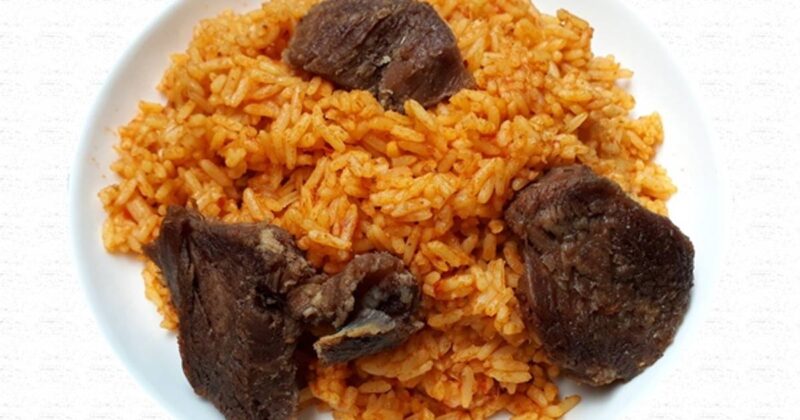 JOLLOF RICE WITH PLANTAIN SERVED WITH BEEF/CHICKEN ASSORTED MEAT/FISH