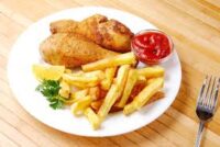 CHICKEN & CHIPS SERVED WITH KETCHUP